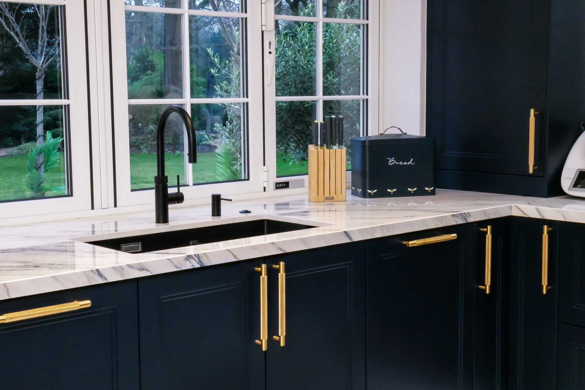 Open Plan Kitchen - Image 4